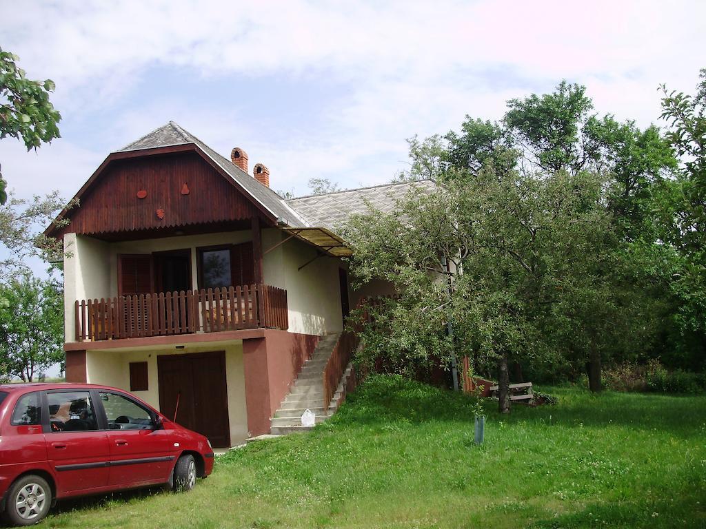 Nyugalomsziget Nyaralohaz Villa Zalaszentlaszlo Exterior photo